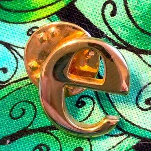 Gold Tone Lowercase “e” Lapel Pin